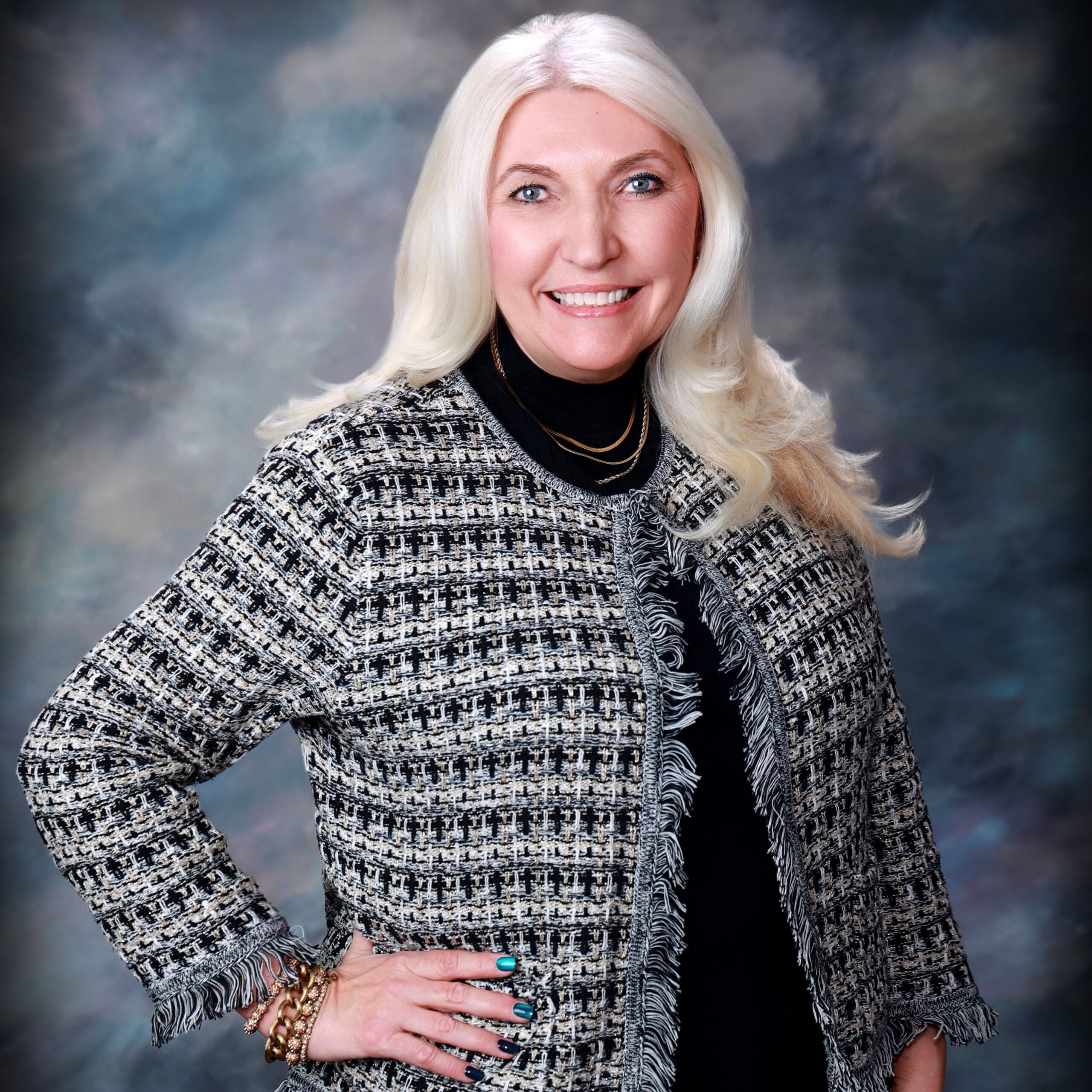 Board Member Robyn Lawhon portrait photo.